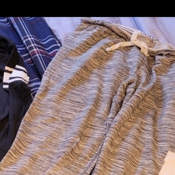 Pink VS jogging pants - Picture 2 of 3